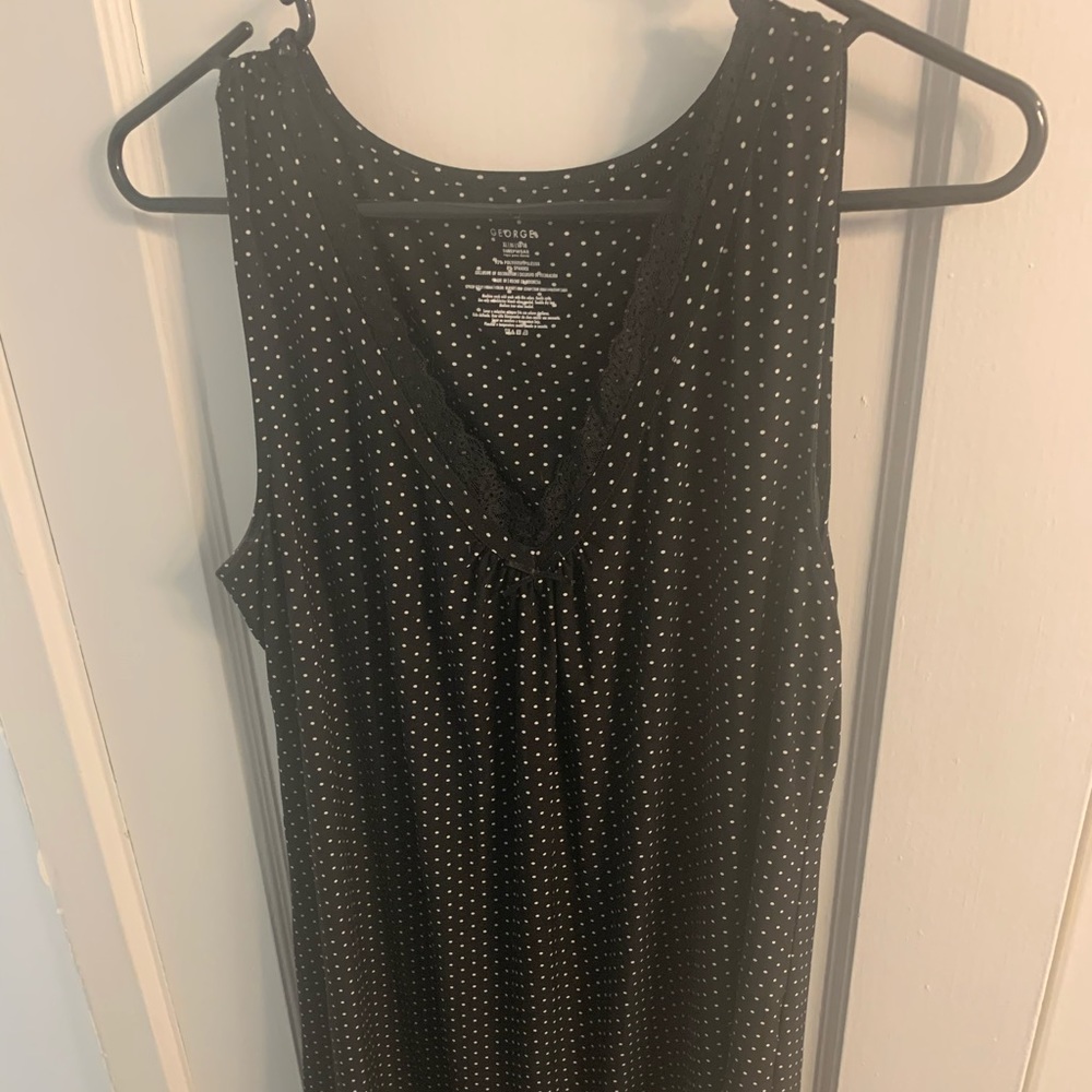Black polka dot night shirt